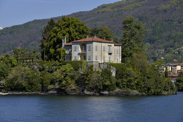Fototapeta premium Italy, Lake Maggiore; Intra-Pallanza, isola San Giovanni