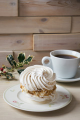 Meringue tartlet cake and christmas decoration