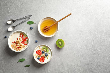 Obraz na płótnie Canvas Tasty breakfast with goji berries on table