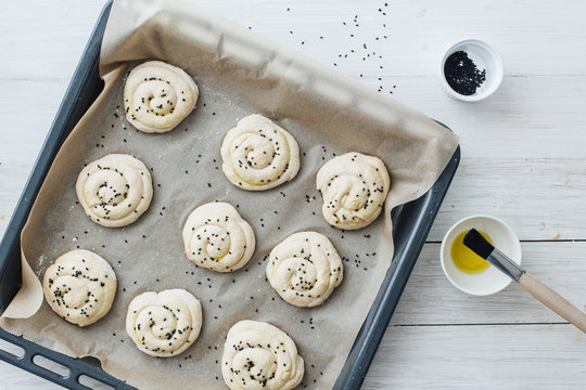 Food: Homemade Potato Wholemeal Buns with black cumin