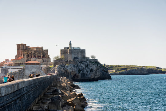 Castillo de Santa Ana desde el espigon