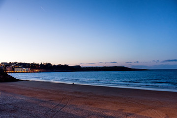 playa del sardinero al atardecer
