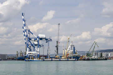 Obraz premium Beautiful view of the seaport.