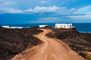 Road to Tenesar, Lanzarote, Canary Islands, Spain. /  Camino a Tenesar, Lanzarote, Islas Canarias España. © Aníbal Martel