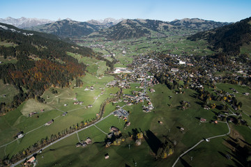 Morgenflug &uuml;ber Gstaad