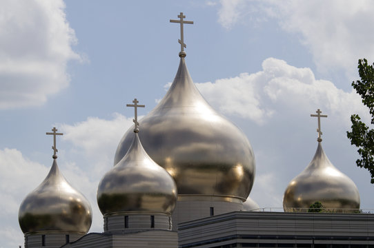 coupoles de la Cathédrale de la Sainte-Trinité de Paris (orthodoxe russe)