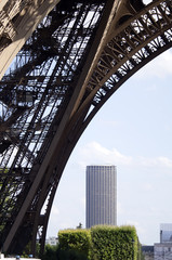 Tour Eiffel et Tour Montparnasse au fond