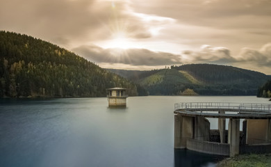 Talsperre, Wald und Sonne