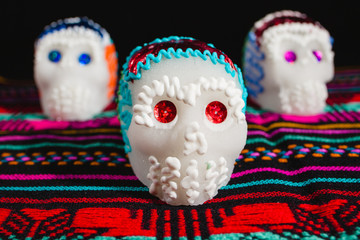 calaveritas de azucar, ofrendas y dia de muertos, sugar skull mexico city