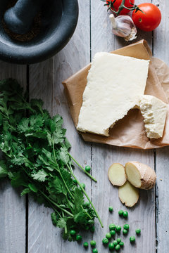 The ingredients of Mutter Paneer