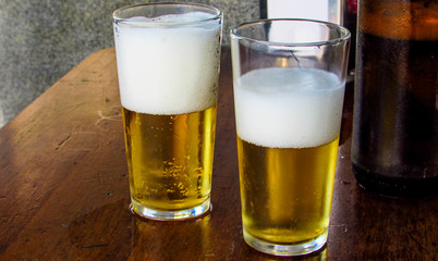 Cerveja Gelada com espuma