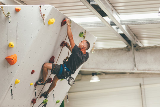 young people make Indoor climb sport