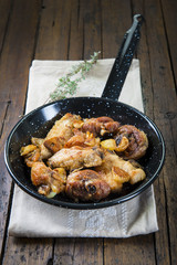 Pollo frito al estilo de la abuela, carne blanca saludable para la comida