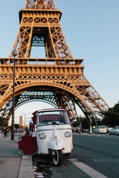 Tourist bus in front of Eiffel Tower