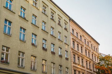 Fototapeta na wymiar old apartment houses in east berlin