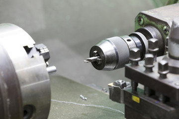 machining automotive part by cnc turning machine