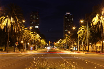 Fototapeta na wymiar Ulica w nocy