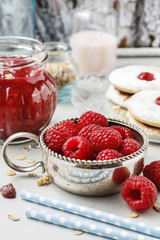 Bowl of raspberries