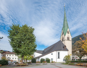 Fototapeta na wymiar Pfarrkirche Mayrhofen i. Zillertal