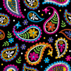 Vector seamless decorative floral embroidery pattern, ornament for textile decor. Ethnic handmade style background design. - 178066744