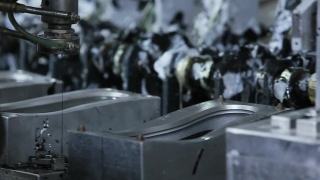 Close up automated manufacturing of rubber soles