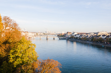 Basel, Stadt, Altstadt, Kleinbasel, Rheinbrücke, Grossbasel, Rhein, Rheinufer, Uferweg, Altstadthäuser, Herbst, Basel-Stadt, Schweiz