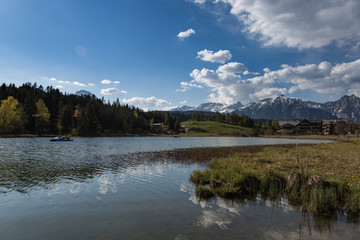 Romantischer See bei Seefeld in Tirol