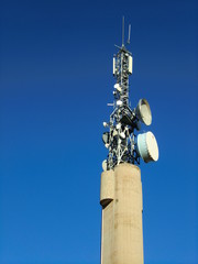 Fototapeta na wymiar antena de comunicaciones