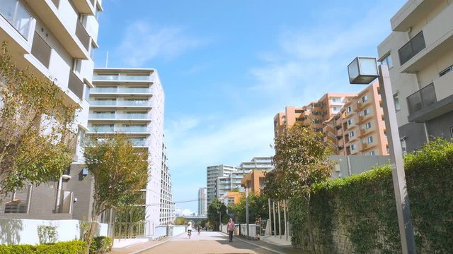 住宅街のマンション