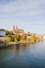 Fototapeta premium Basel, Rhein, Rheinufer, Grossbasel, Münster, Kirche, Altstadt, Pfalz, Altstadthäuser, Rhein, Rheinufer, Herbst, Morgensonne, Basel-Stadt, Schweiz