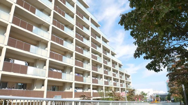 住宅街のマンション
