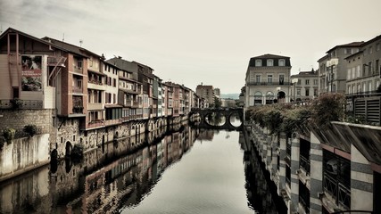 Castres, maisons sur l'Agoût
