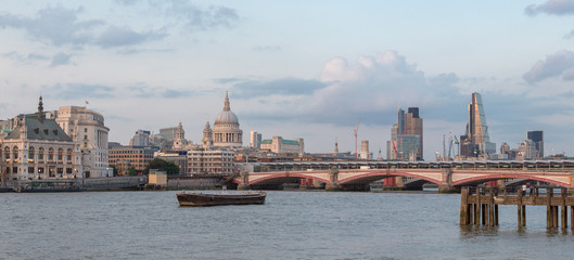 Naklejka premium London Skyline in summer from the South bank