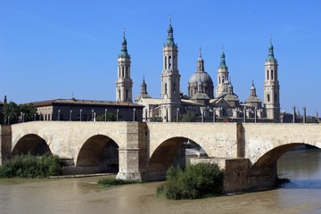 The Ebro River and Nuestra Señora del Pilar Basilica, Zaragoza, Spain.