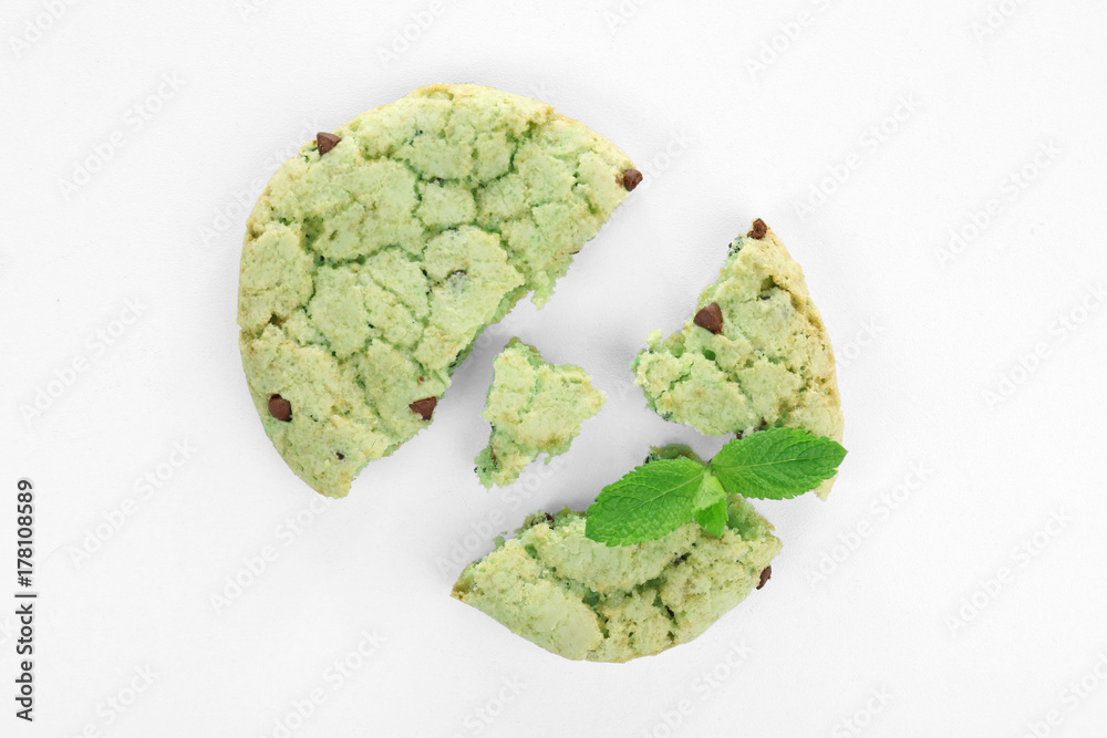 Wall mural mint chocolate chip cookie on white background