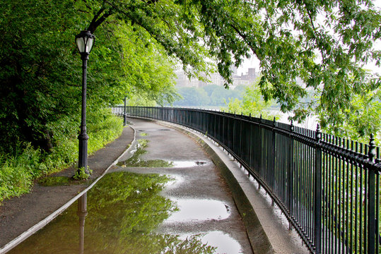 Jogging Trail Around Jackie Onassis Reservoir In Central Park New York