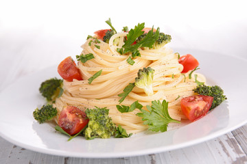 spaghetti with vegetable