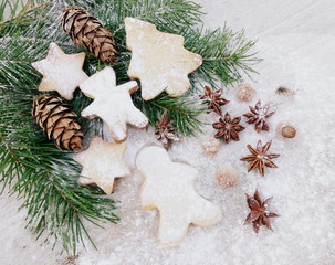 biscuits de noël,épices et sapin,sucre,festivité 