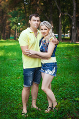 Fototapeta premium happy couple resting in city park