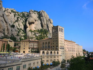 Obraz premium The monastery on the mountain of Montserrat
