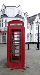 Fototapeta na wymiar Angleterre great britain Royaume uni Yorkshire Scarborough cabine téléphonique rouge red telephone booth