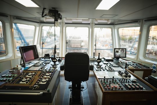 Ship control bridge