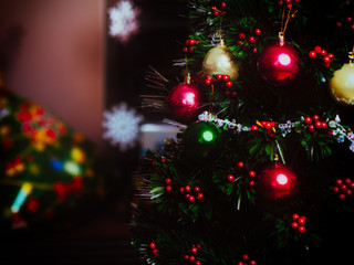  decorating Christmas tree