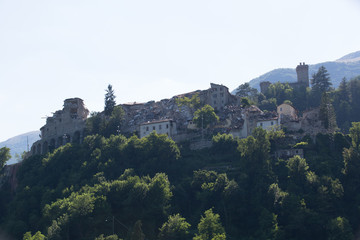 Fototapeta na wymiar Case distrutte, terremoto; Destroyed houses, earthquakes, Arquata del Tronto, Italia 