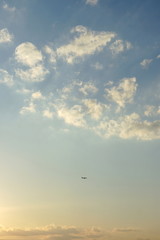 夕暮れの空　 飛行機　秋
