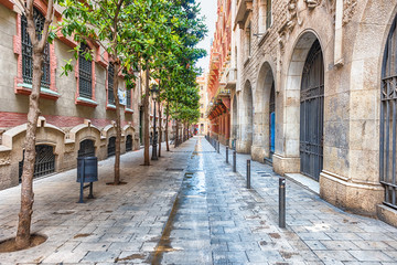 Scenic street in La Ribera district, Barcelona, Catalonia, Spain - obrazy, fototapety, plakaty