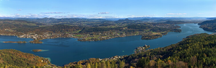 Fototapeta na wymiar Panorama Ostteil des Wörthersees / Kärnten / Österreich