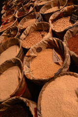 Legumbres en mercado de Madrid (Spain)