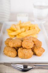 Nuggets mit Pommes Frites