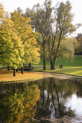 Herbstspaziergang im Park